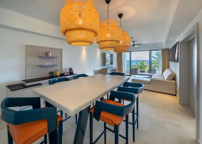 Presidential One-Bedroom Oceanfront King Suite