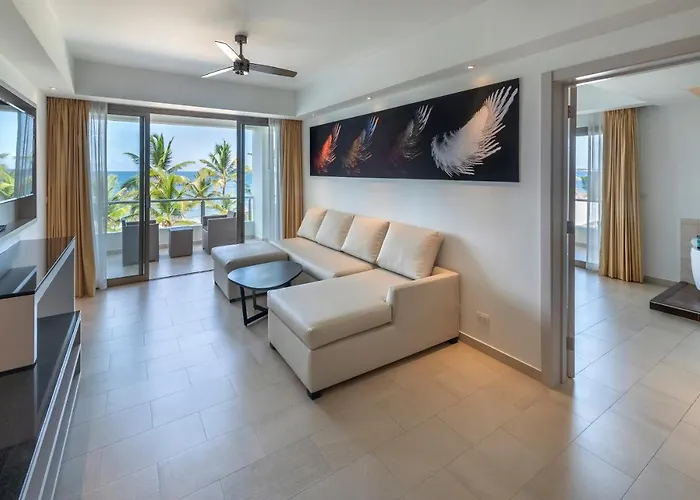 Presidential One-Bedroom Oceanfront King Suite