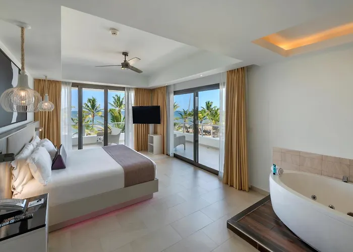 Presidential One-Bedroom Oceanfront King Suite
